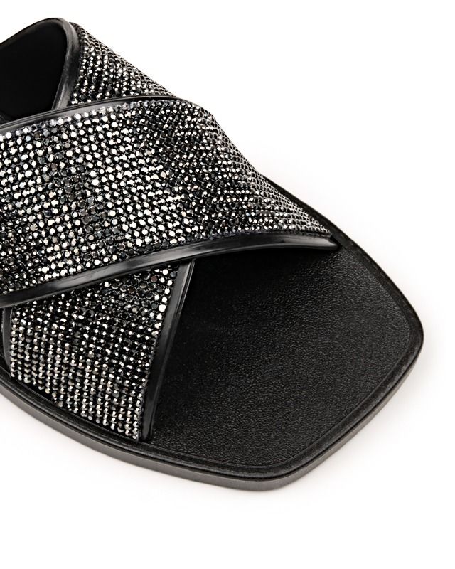 VIBE SANDAL
